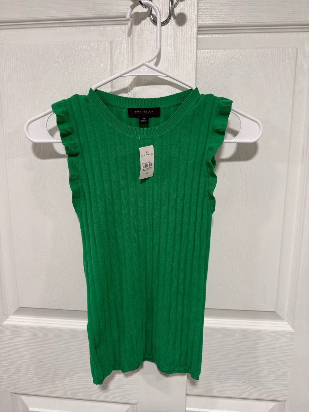 Ann Taylor Sleeveless Ruffled Rib Knit Top in Green